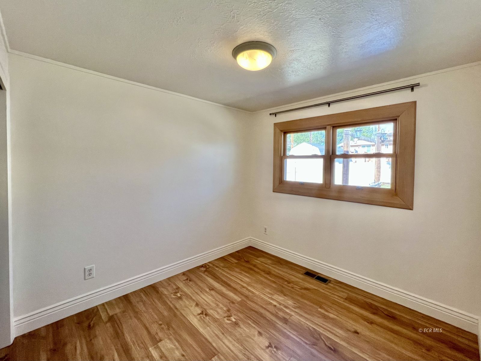 451 Walnut Street Property Photo 15