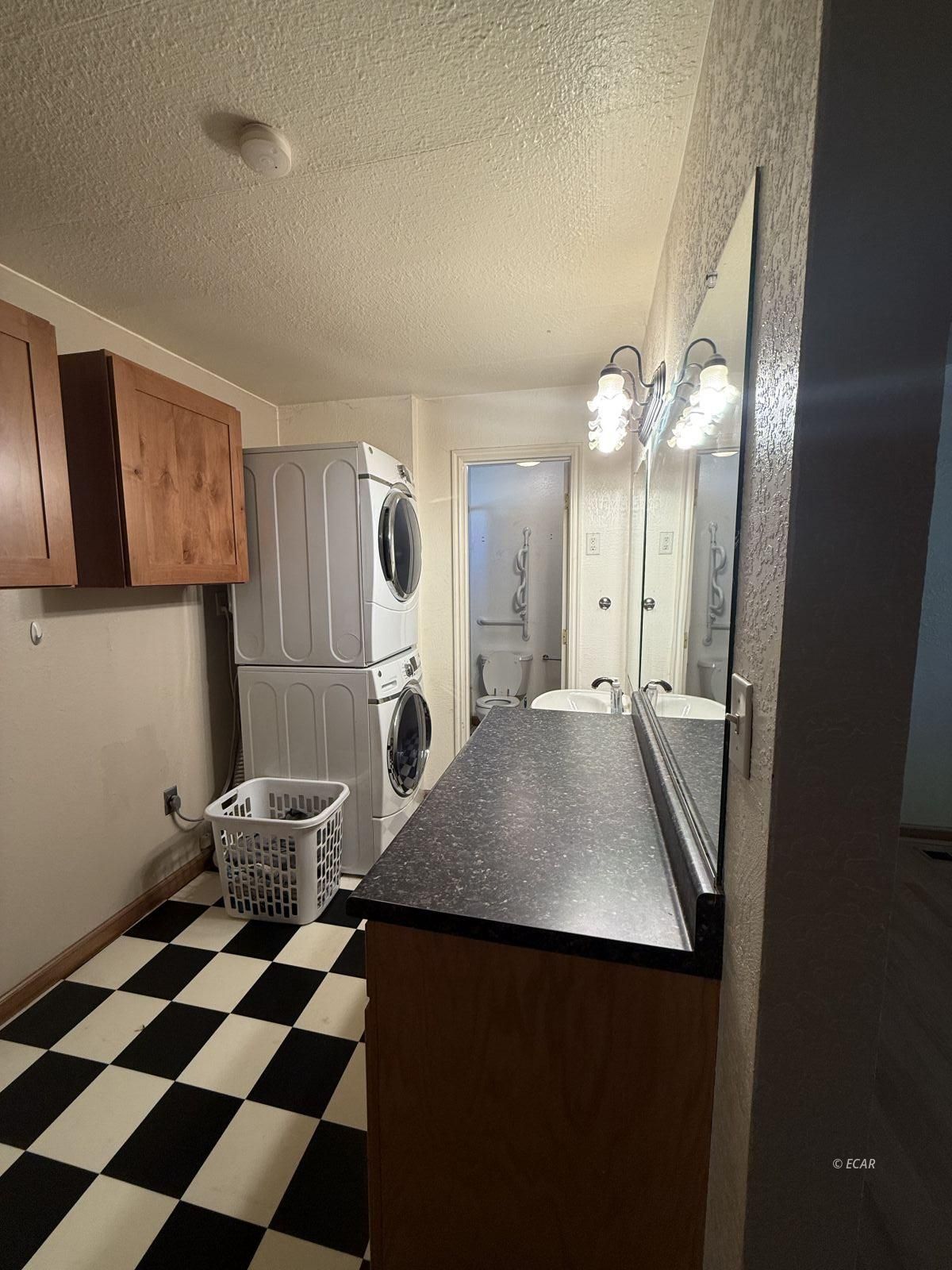 1235 Ave G . Property Photo 16
