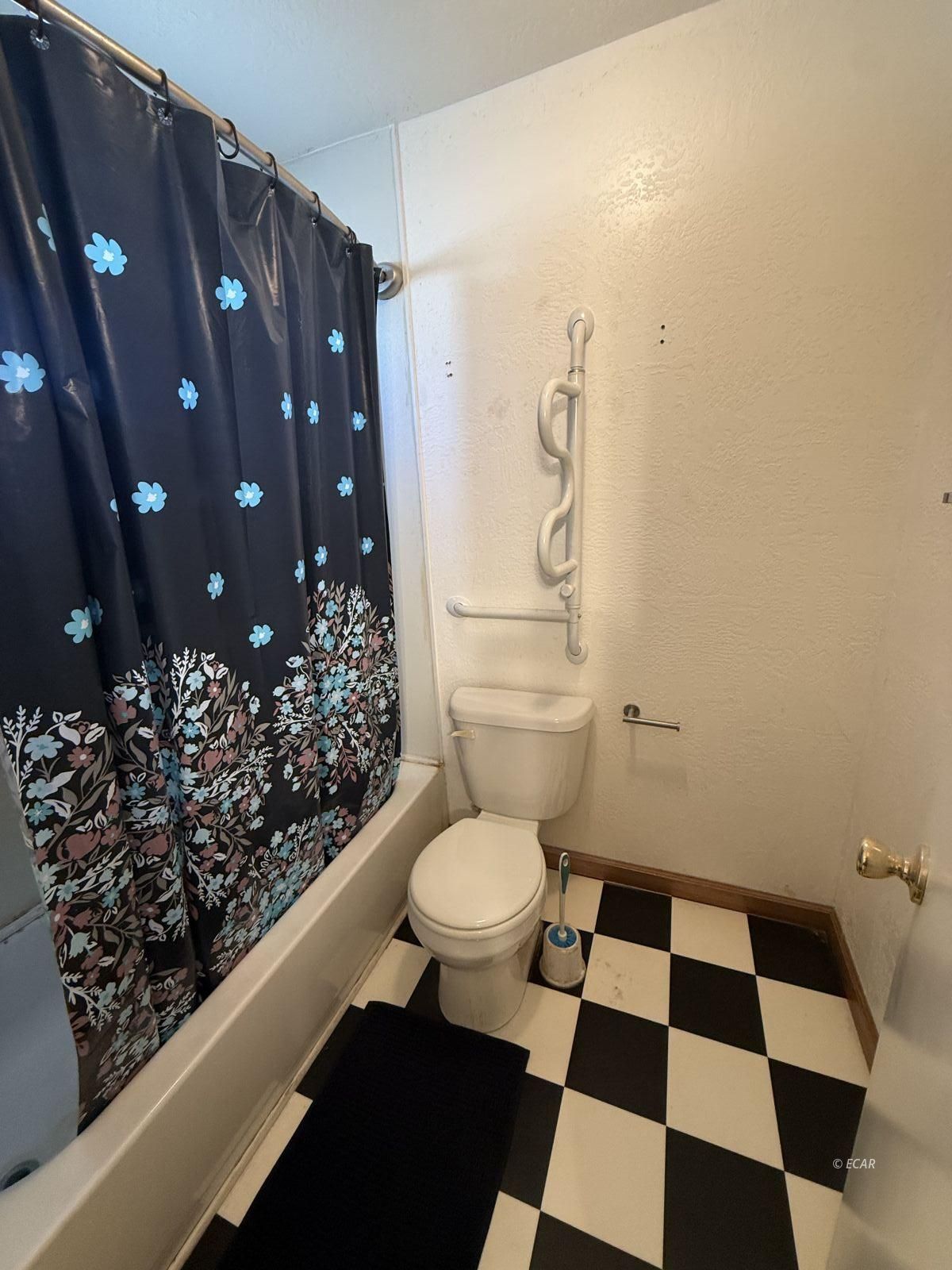 1235 Ave G . Property Photo 17