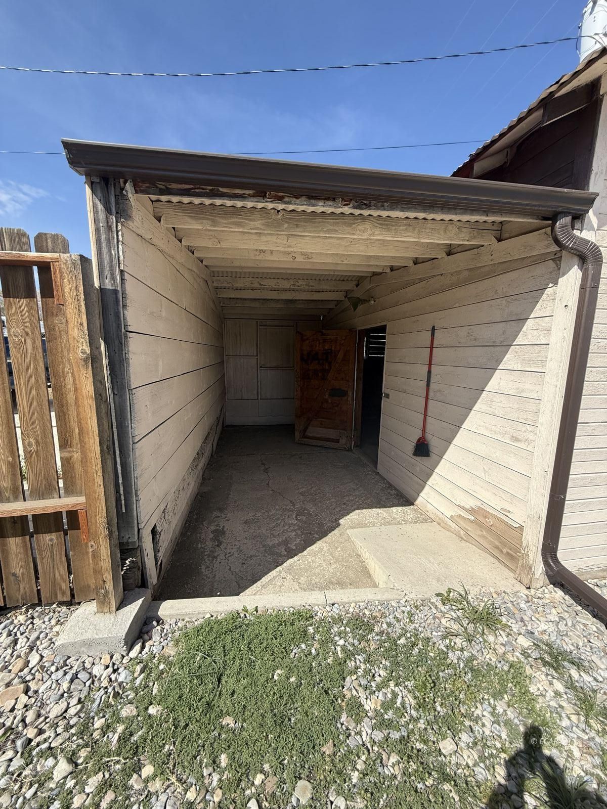 1235 Ave G . Property Photo 21