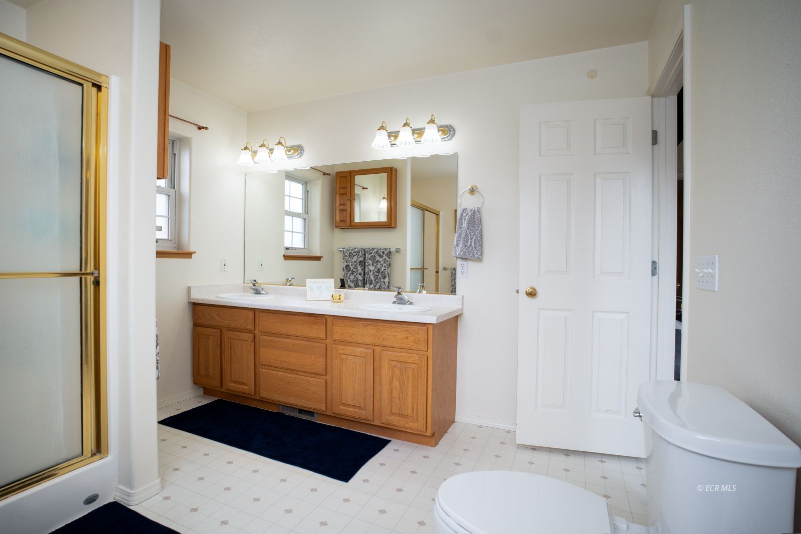 646 Oak Street Property Photo 13