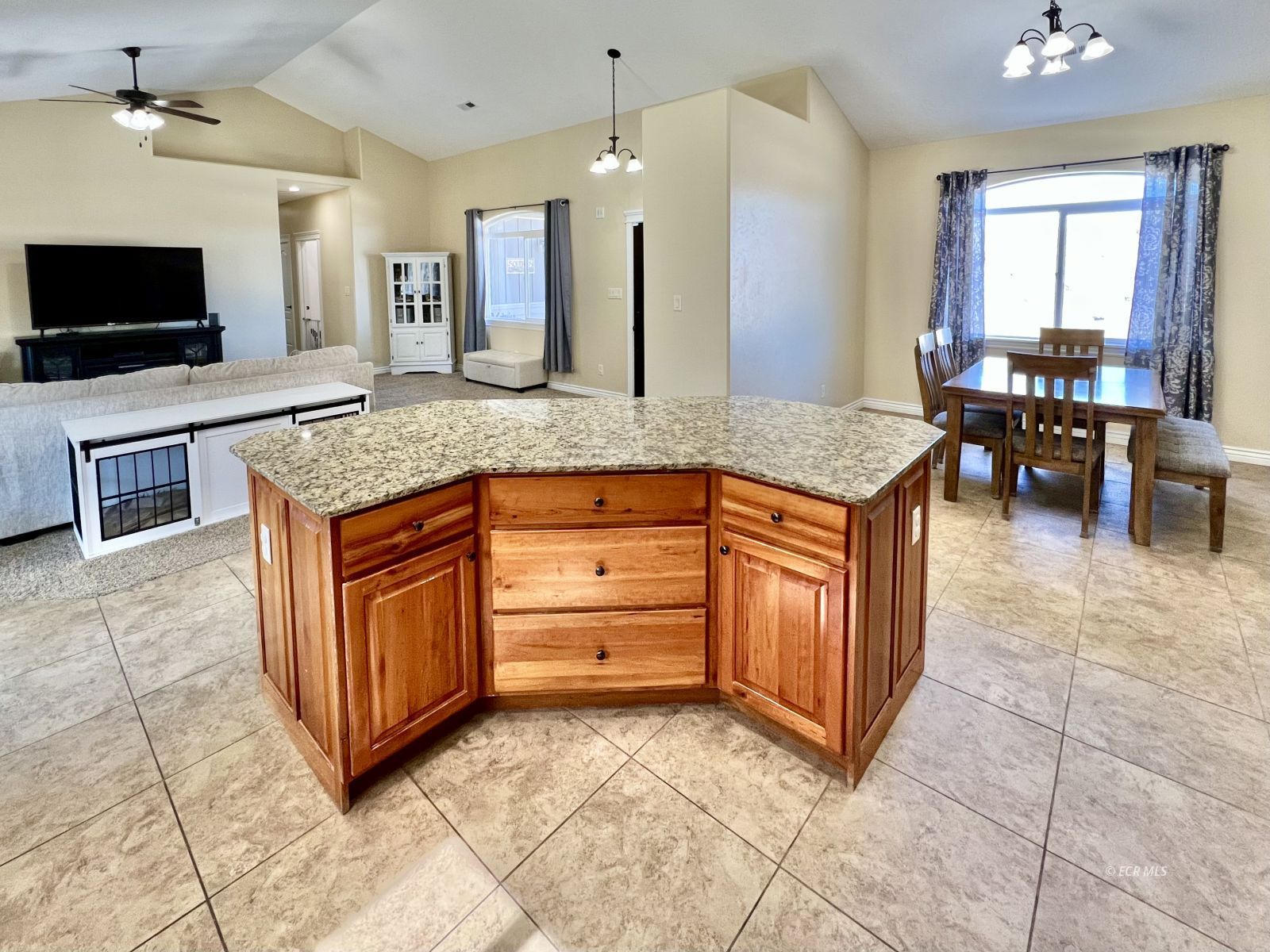 406 Fairway Circle Property Photo 8