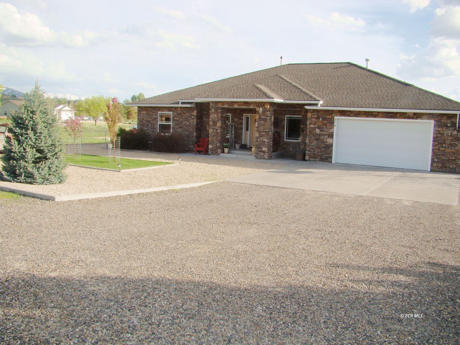 279 Lakeport Lane Property Photo 1