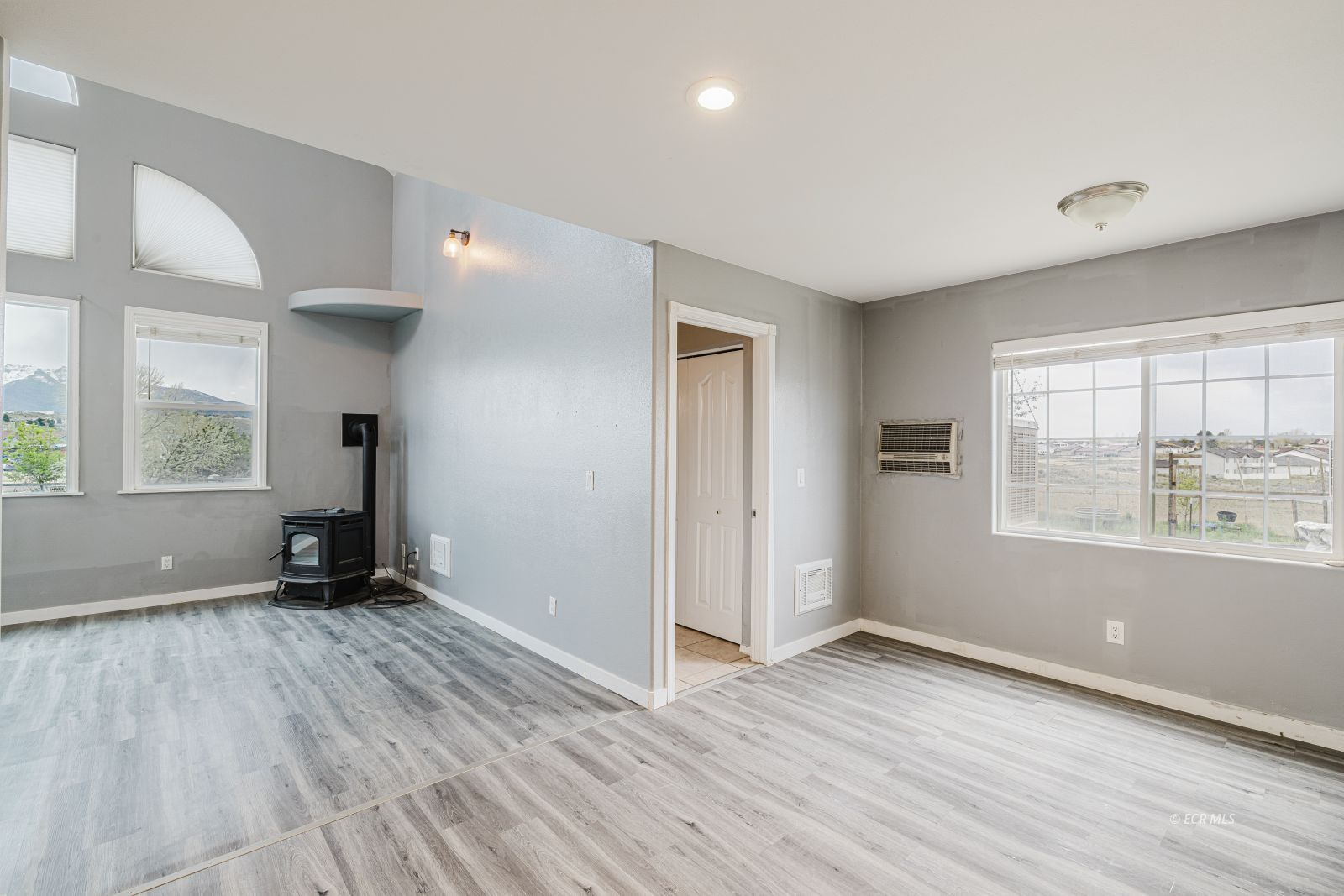 229 Country Club Parkway Property Photo 14