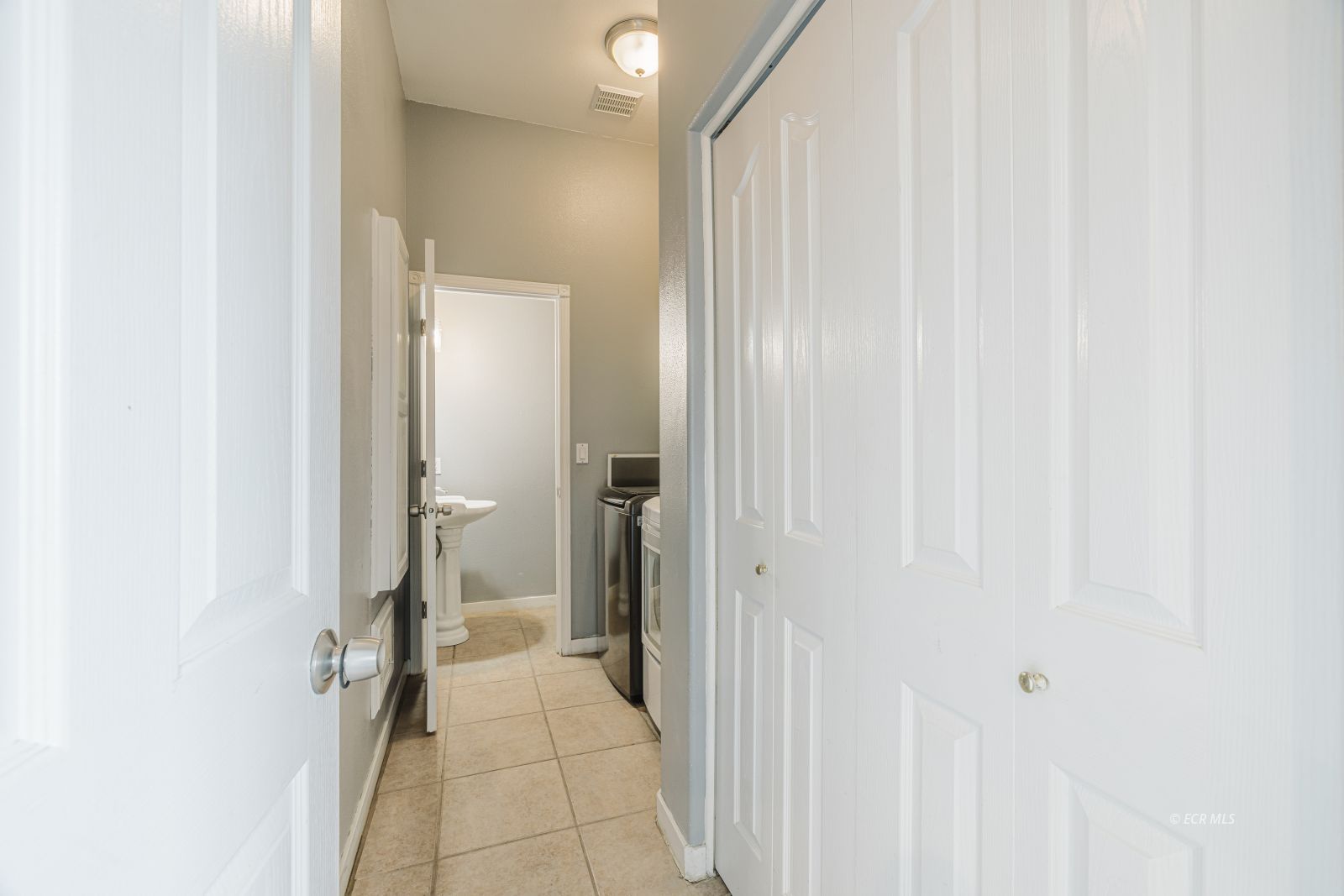 229 Country Club Parkway Property Photo 16