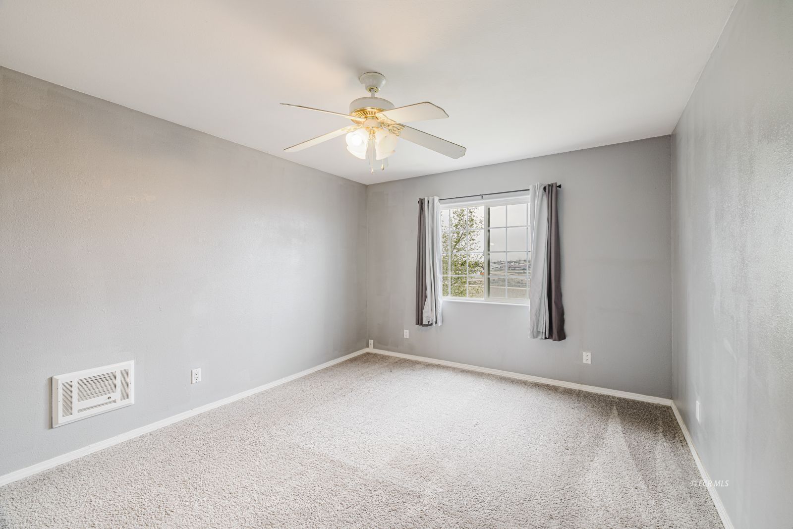229 Country Club Parkway Property Photo 24