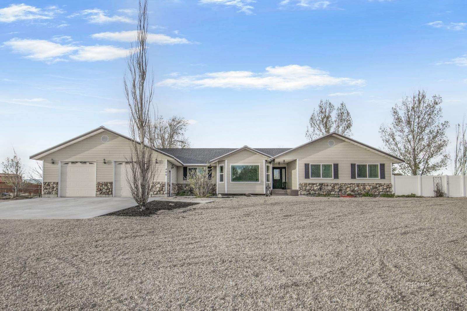 466 Lawndale Drive Property Photo 1