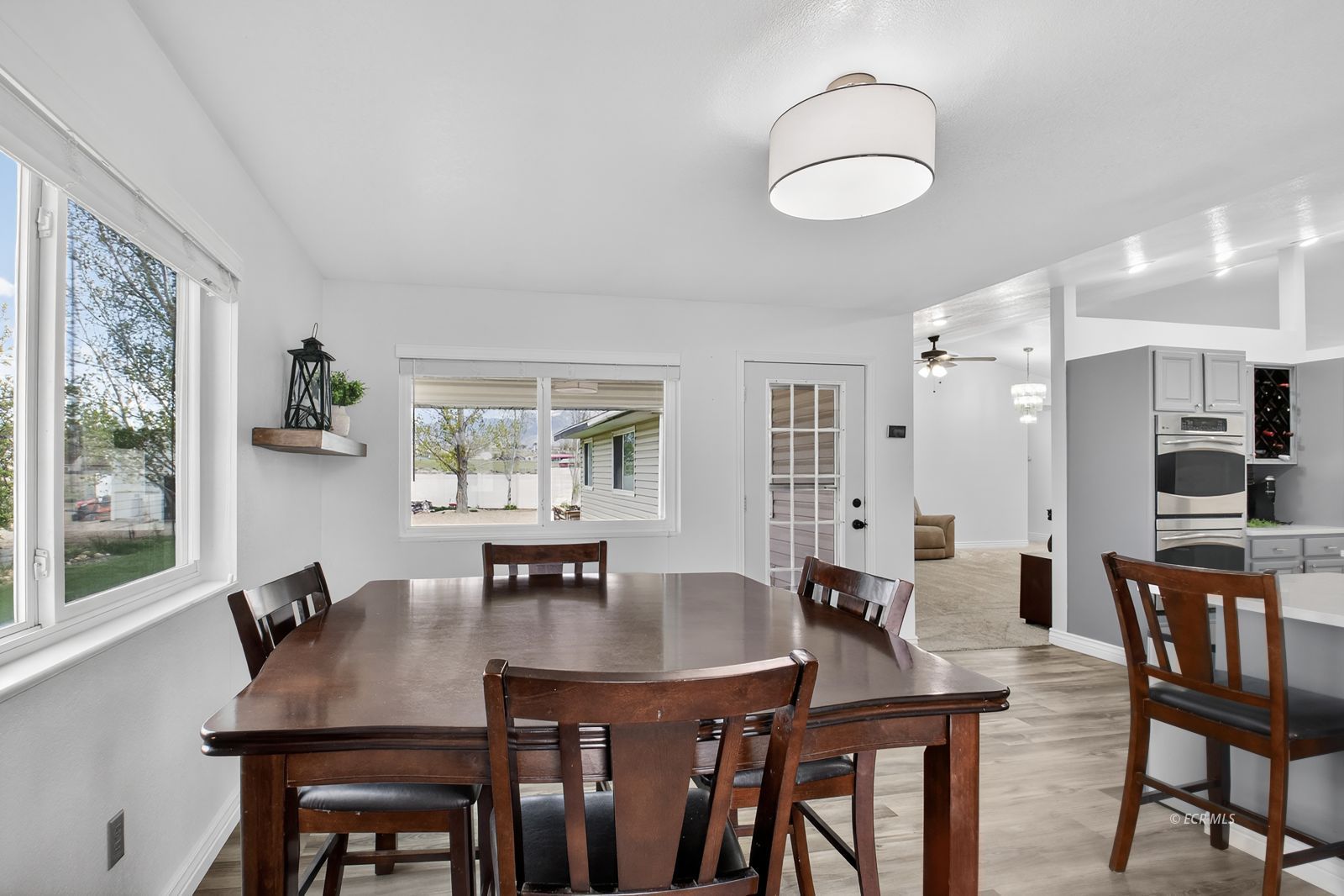 466 Lawndale Drive Property Photo 12
