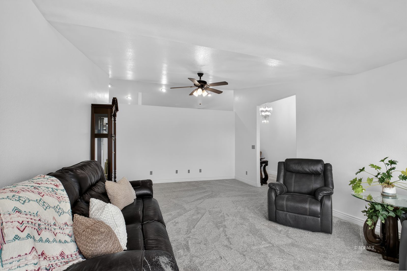466 Lawndale Drive Property Photo 14