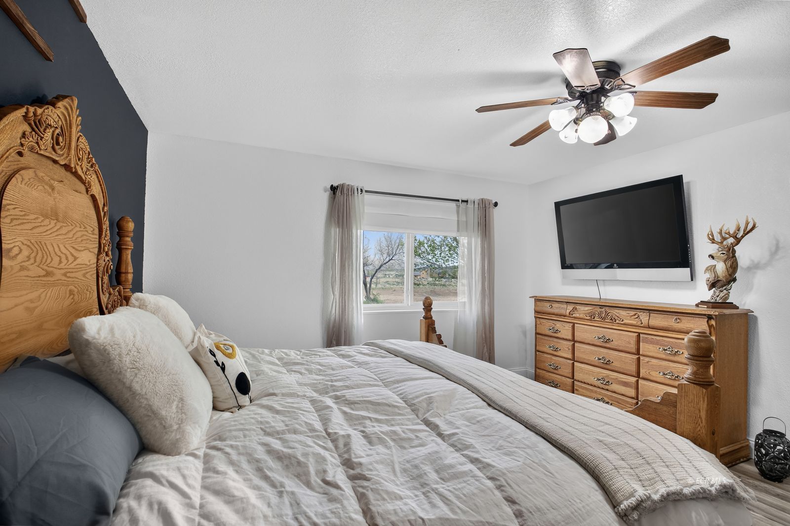 466 Lawndale Drive Property Photo 17