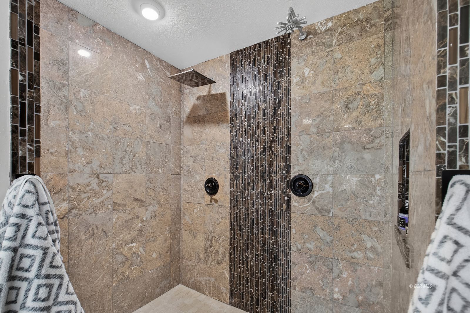 466 Lawndale Drive Property Photo 22