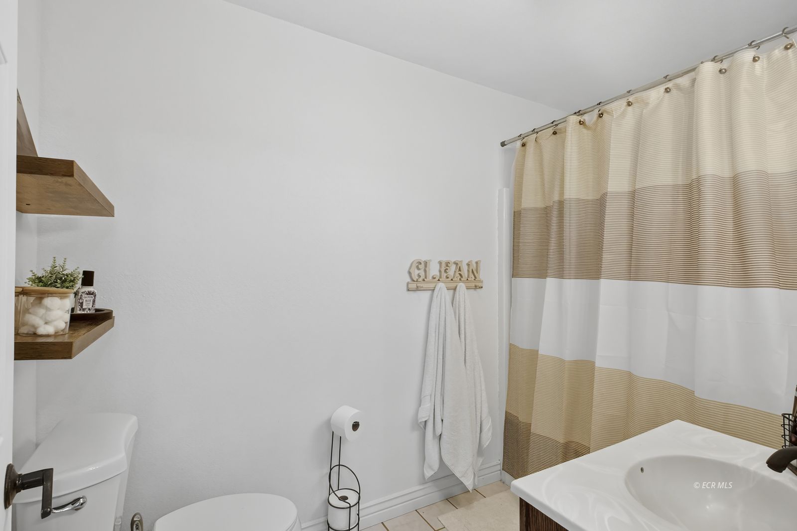 466 Lawndale Drive Property Photo 28