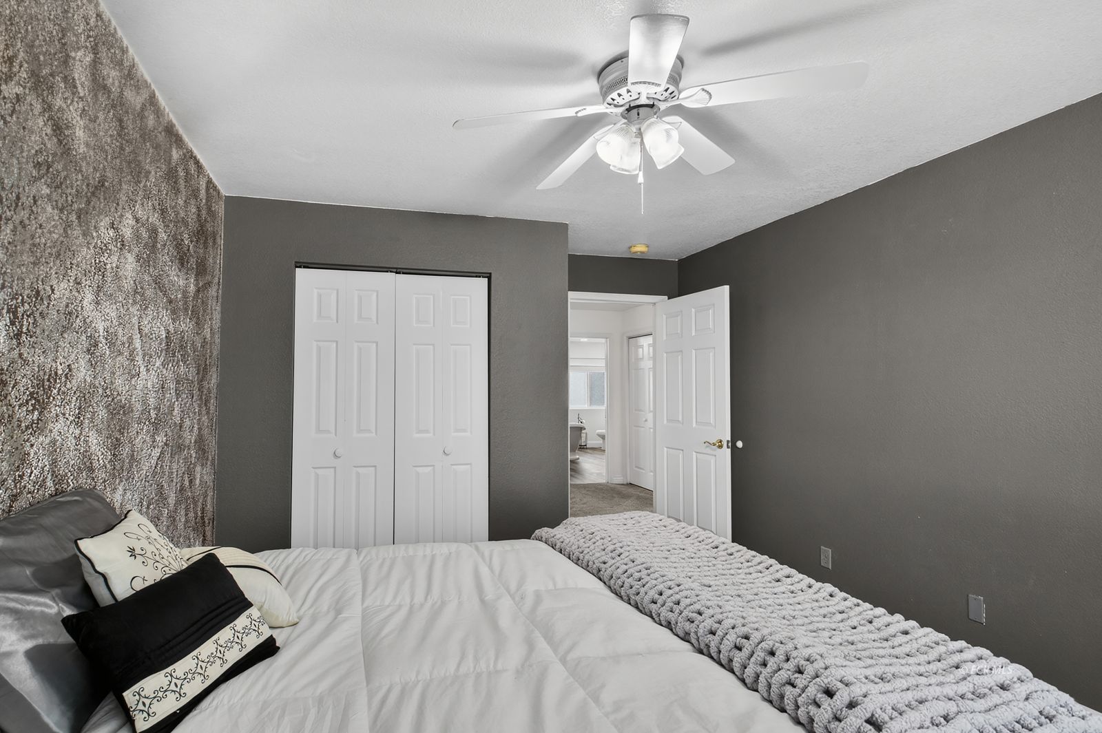 466 Lawndale Drive Property Photo 30