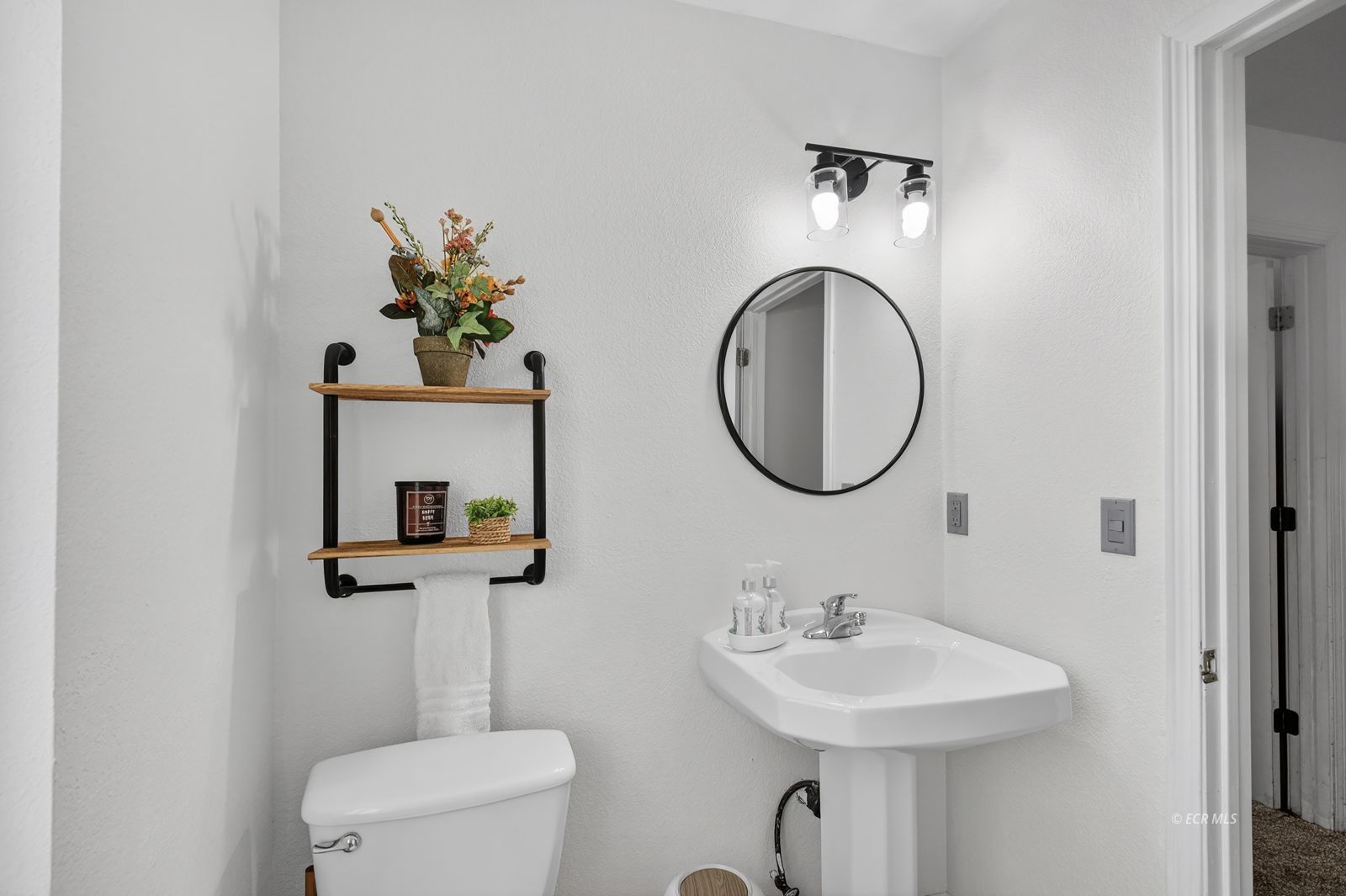 466 Lawndale Drive Property Photo 33