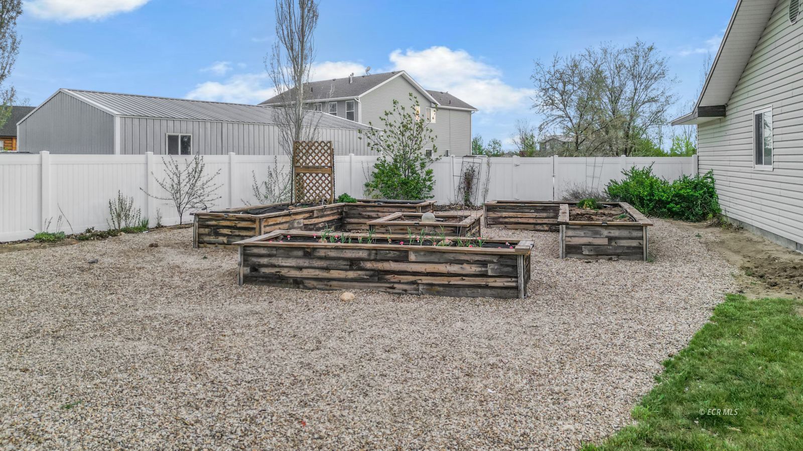 466 Lawndale Drive Property Photo 42