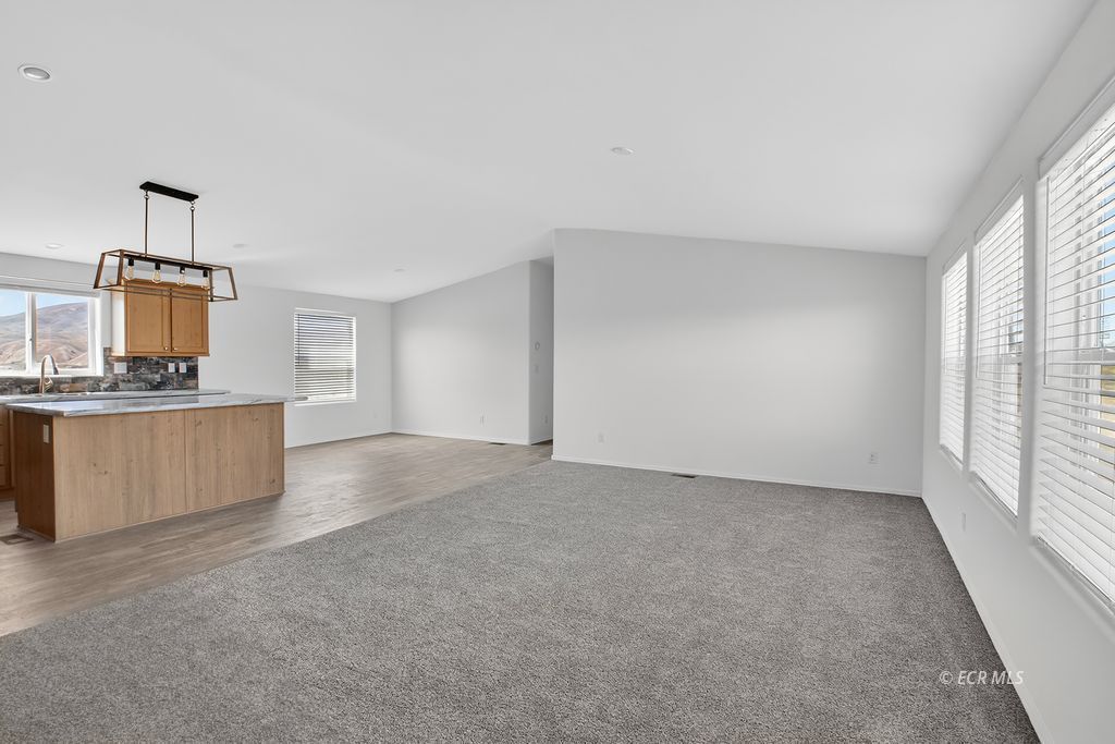 7842 Jacinto Drive Property Photo 4