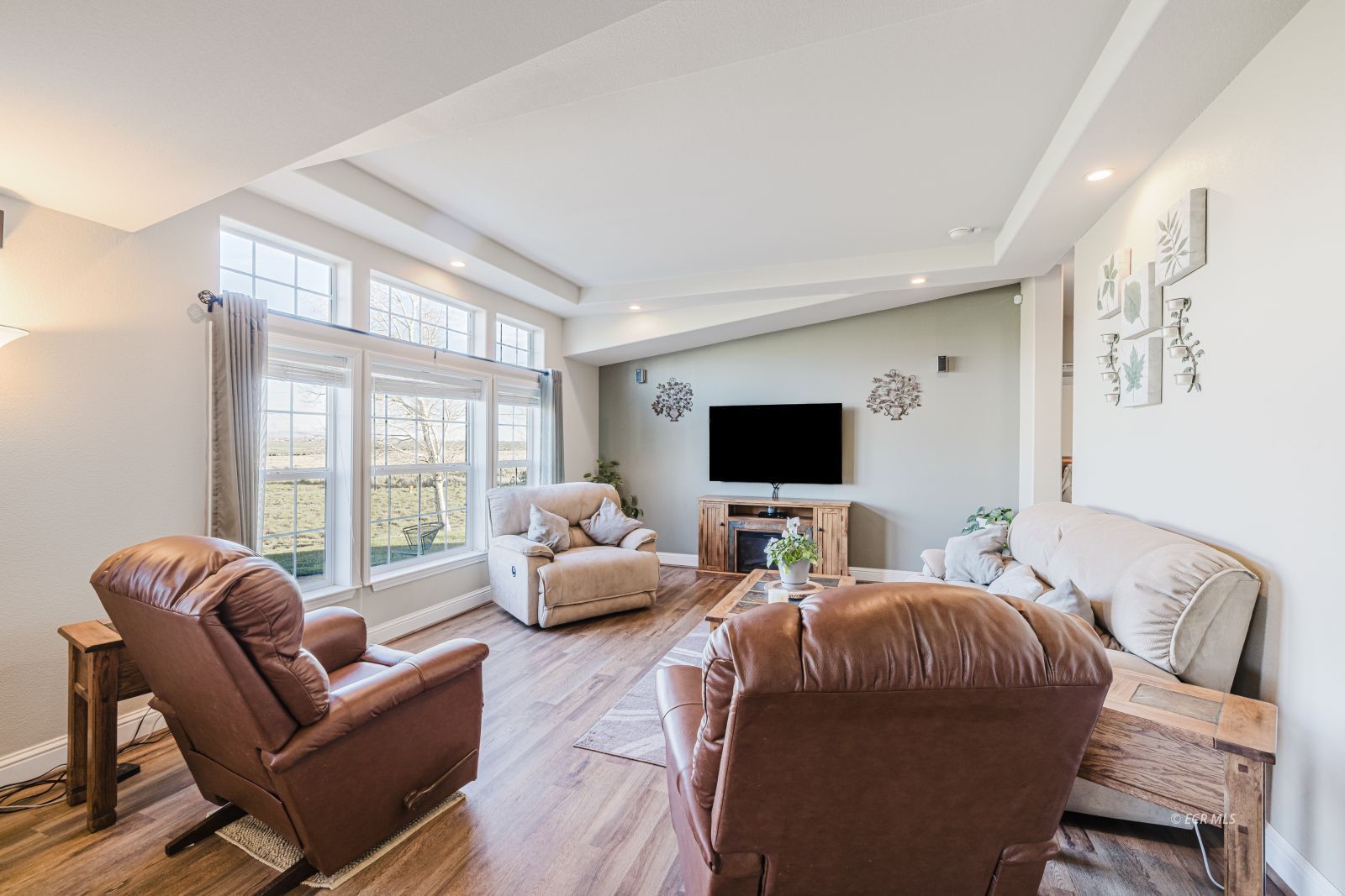 245 Dove Creek Court Property Photo 8