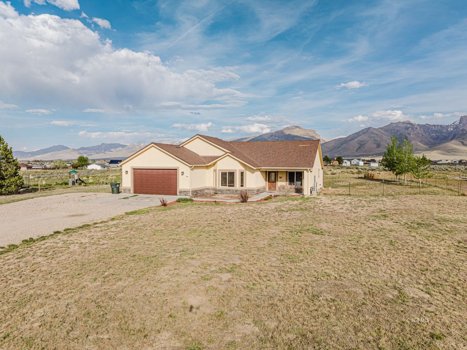 768 Clover Drive Property Photo 1