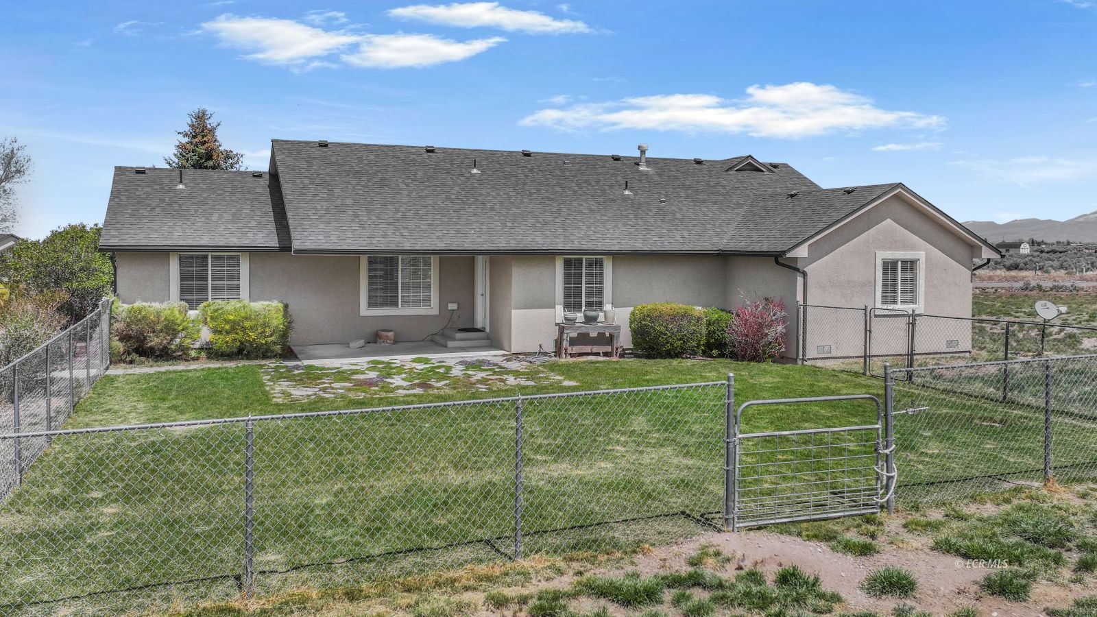 863 One Eye Drive Property Photo 3