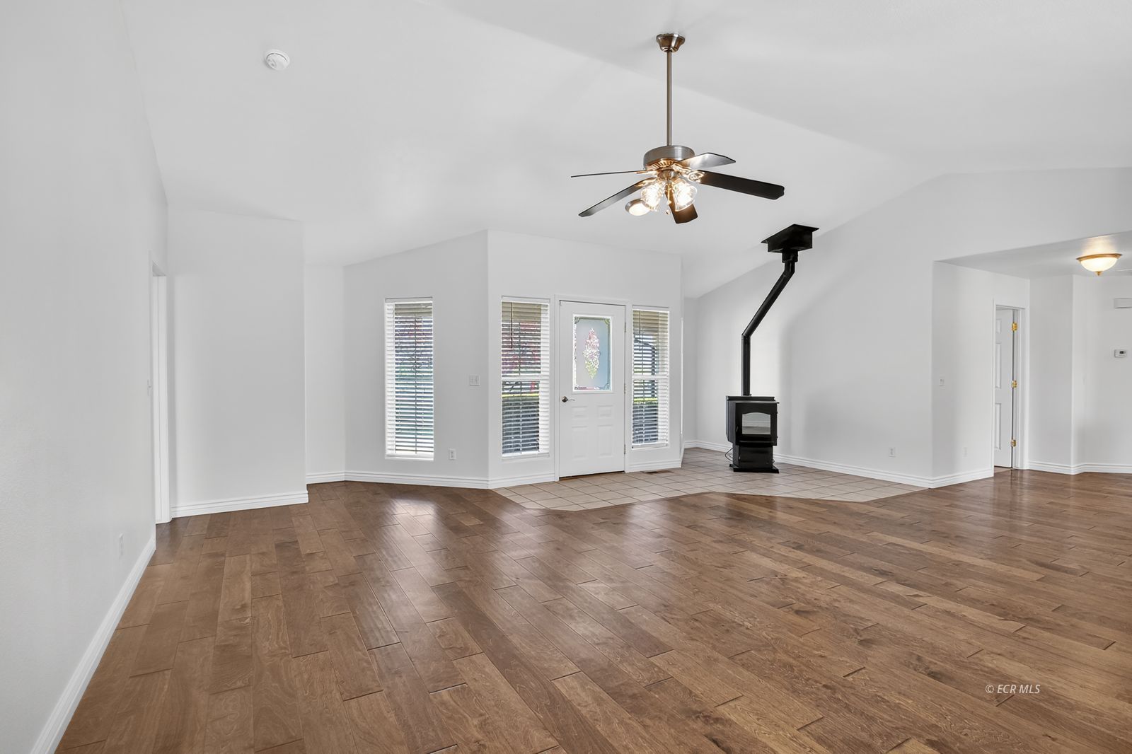 863 One Eye Drive Property Photo 5