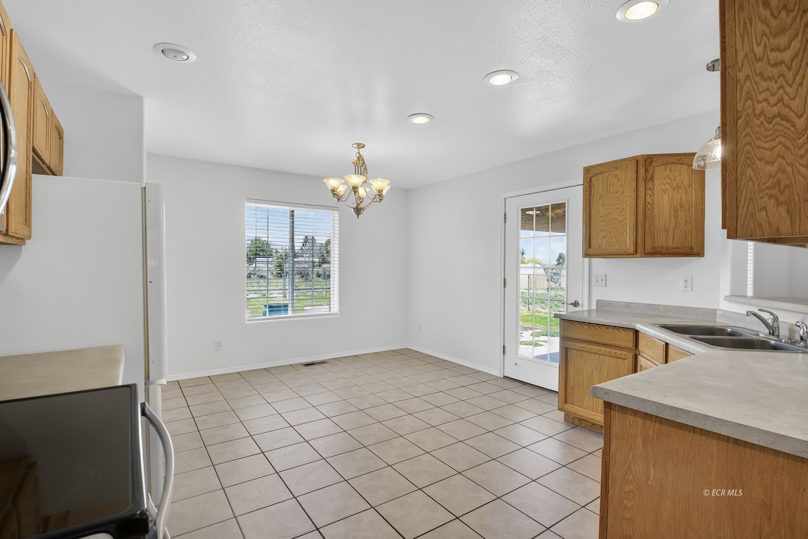 863 One Eye Drive Property Photo 8