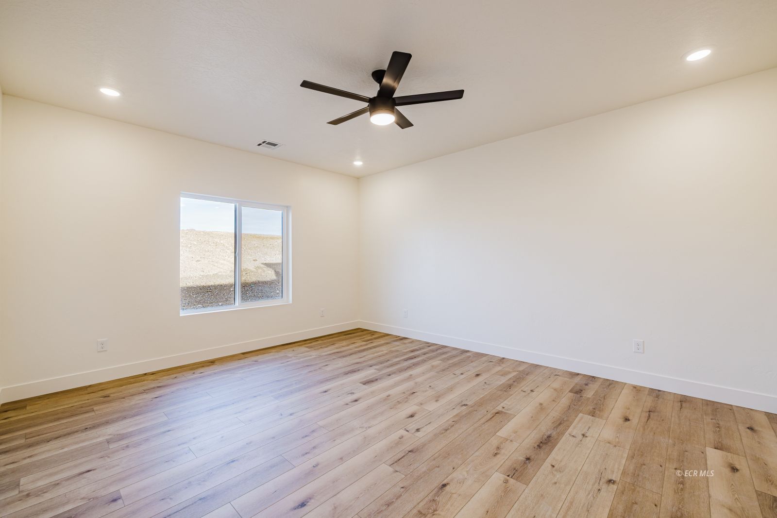 2946 Eleanor Court Property Photo 24