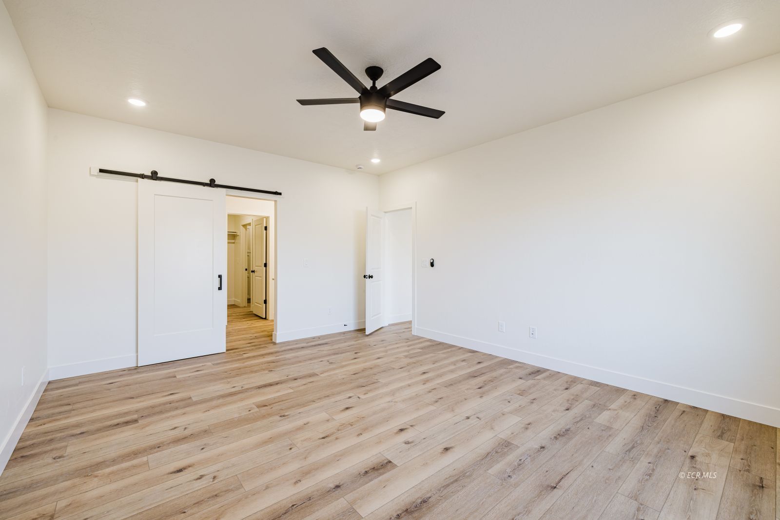 2946 Eleanor Court Property Photo 26