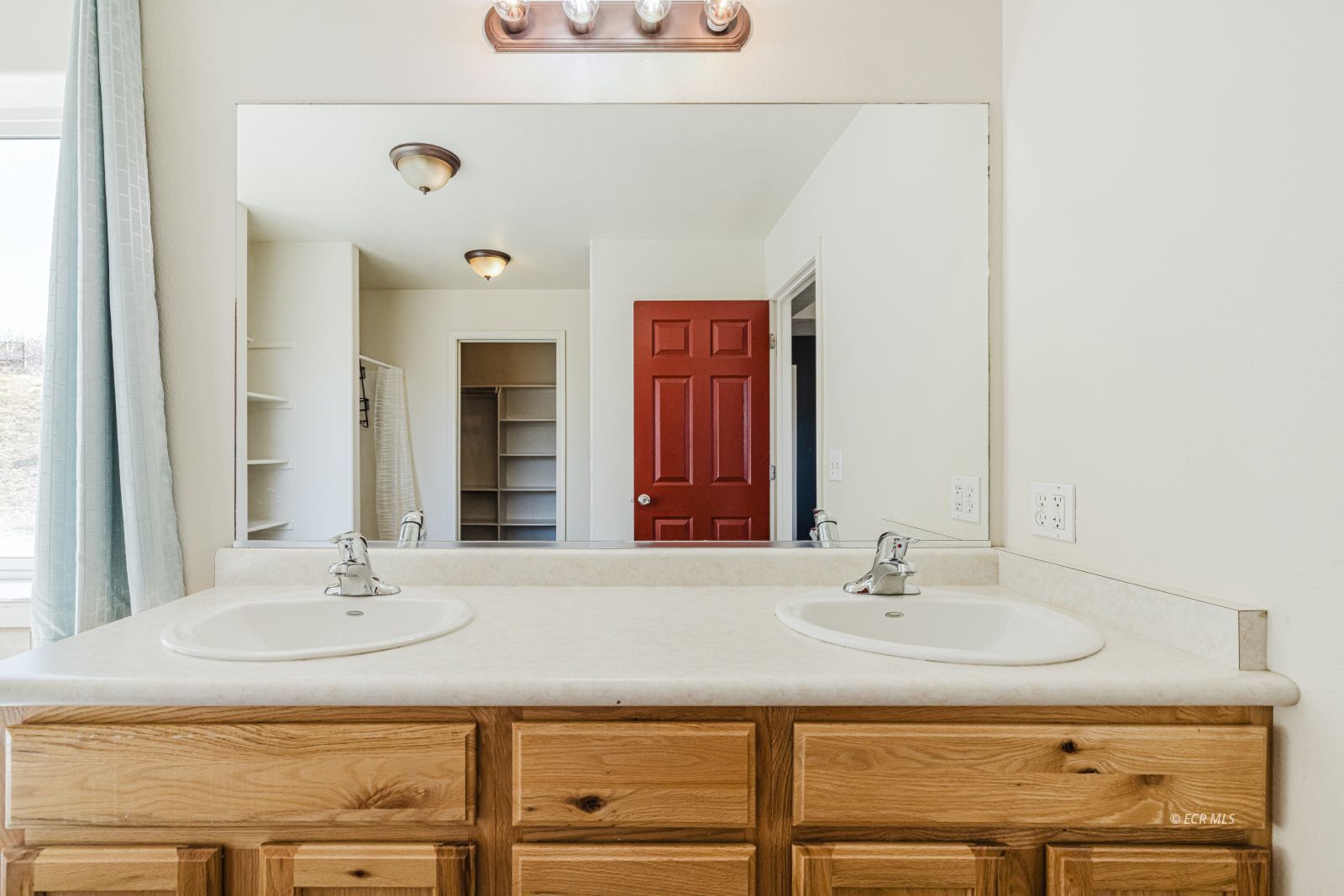 797 Thistle Drive Property Photo 15