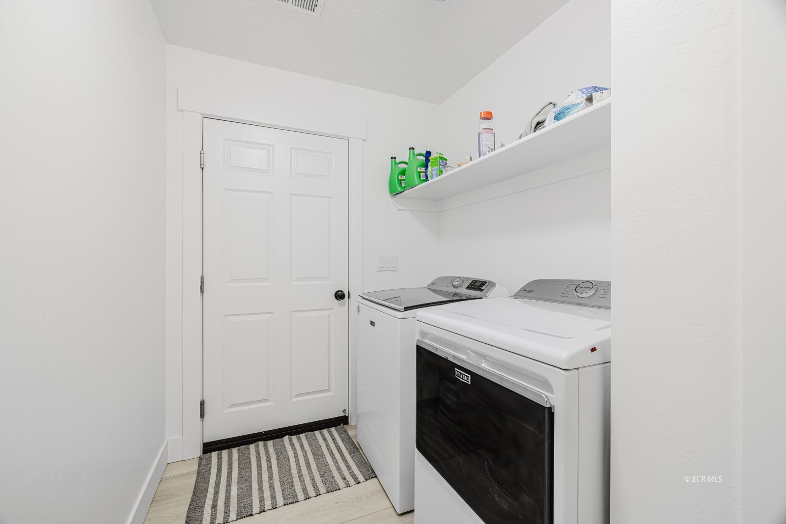 215 Spring Creek Parkway Property Photo 16