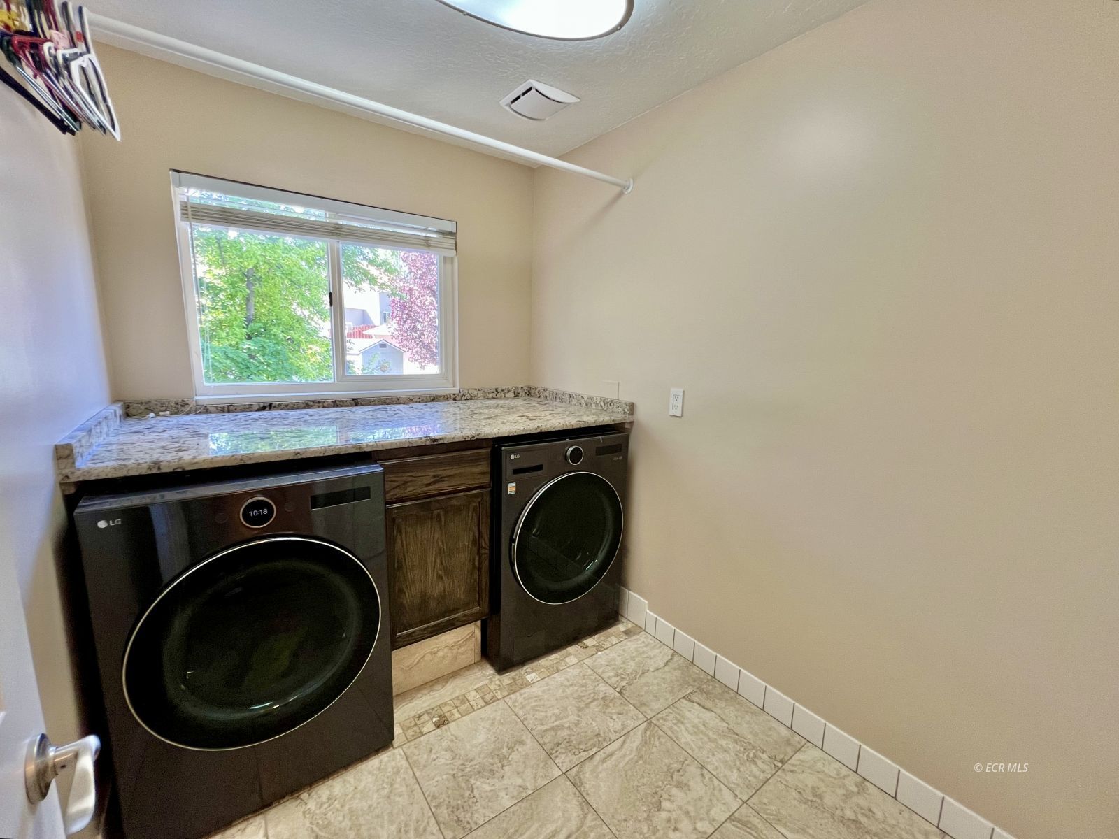 1927 Laxalt Way Property Photo 32