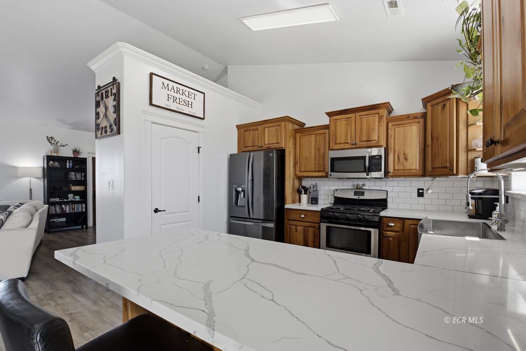 19 Lawndale Court Property Photo 13