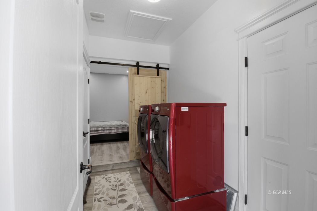 19 Lawndale Court Property Photo 15