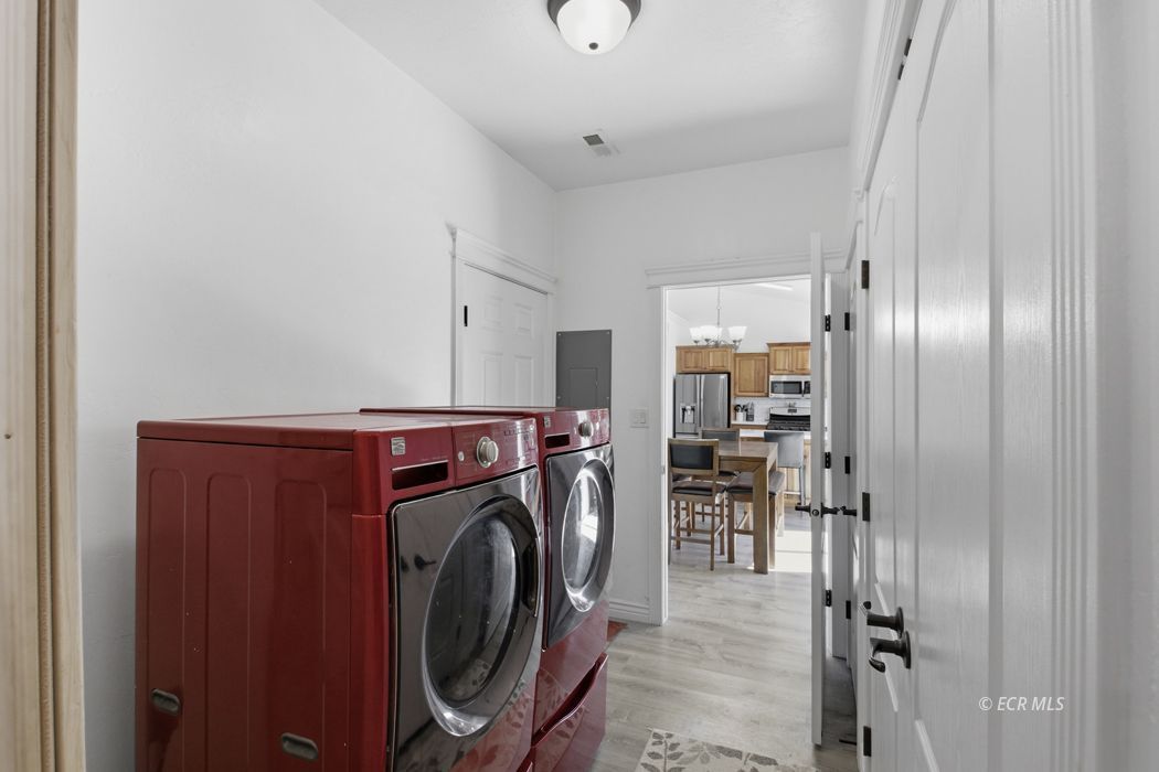 19 Lawndale Court Property Photo 16