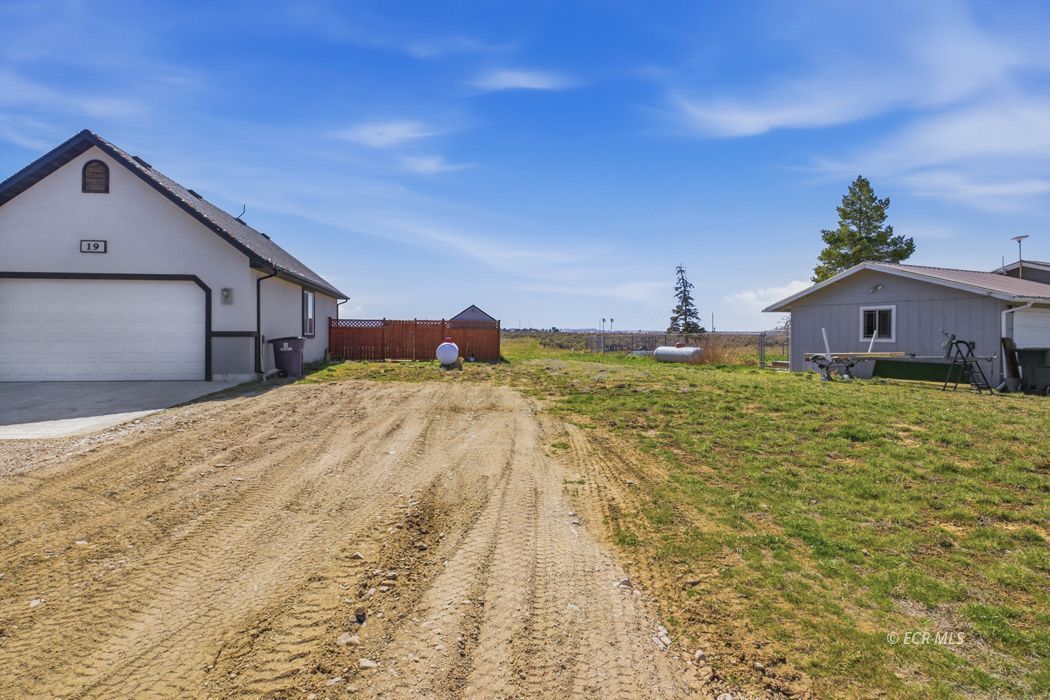 19 Lawndale Court Property Photo 36