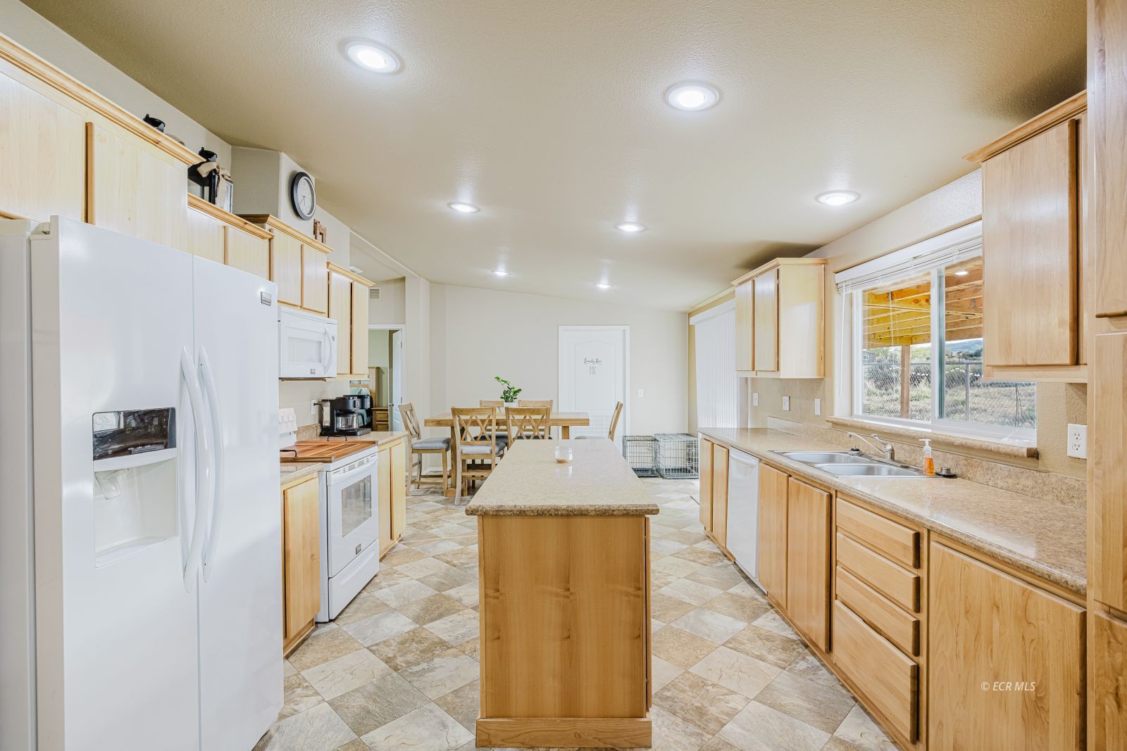 489 Spring Valley Parkway Property Photo 7