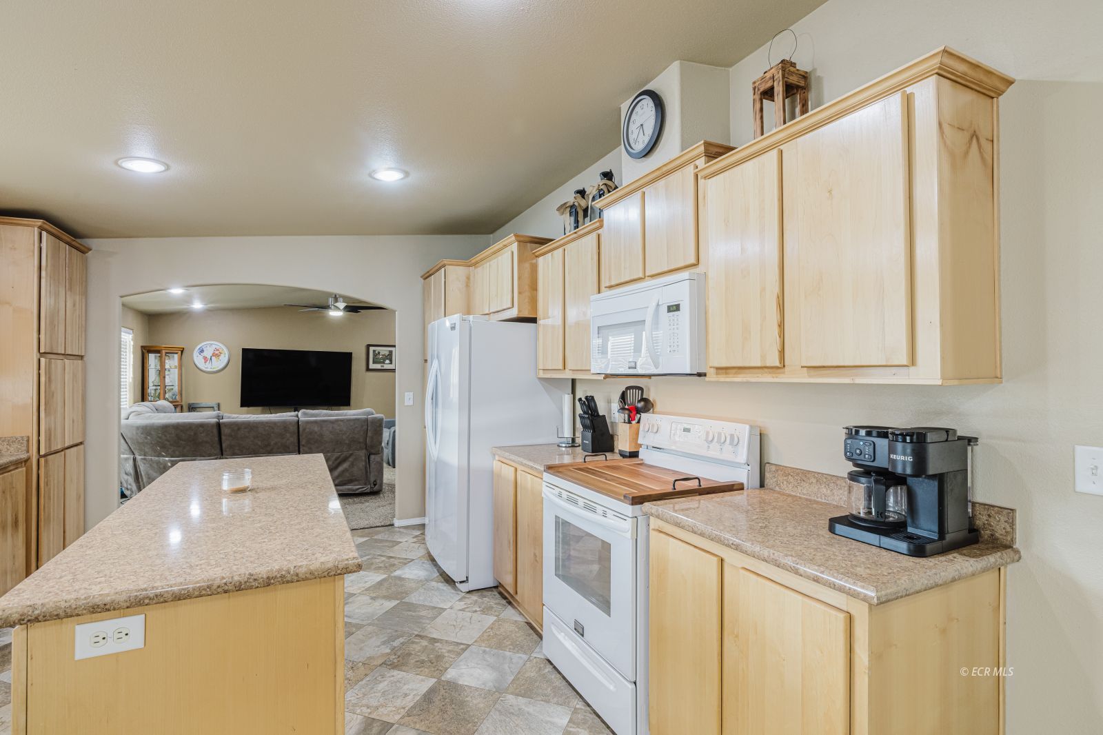 489 Spring Valley Parkway Property Photo 10