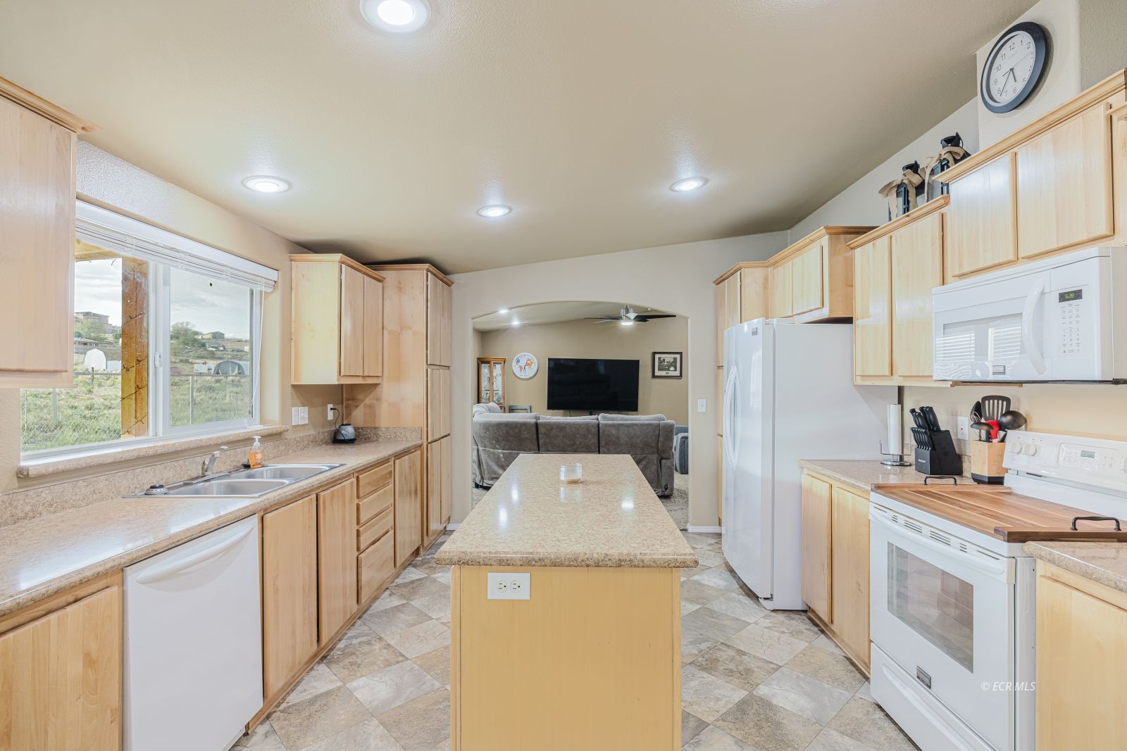 489 Spring Valley Parkway Property Photo 11