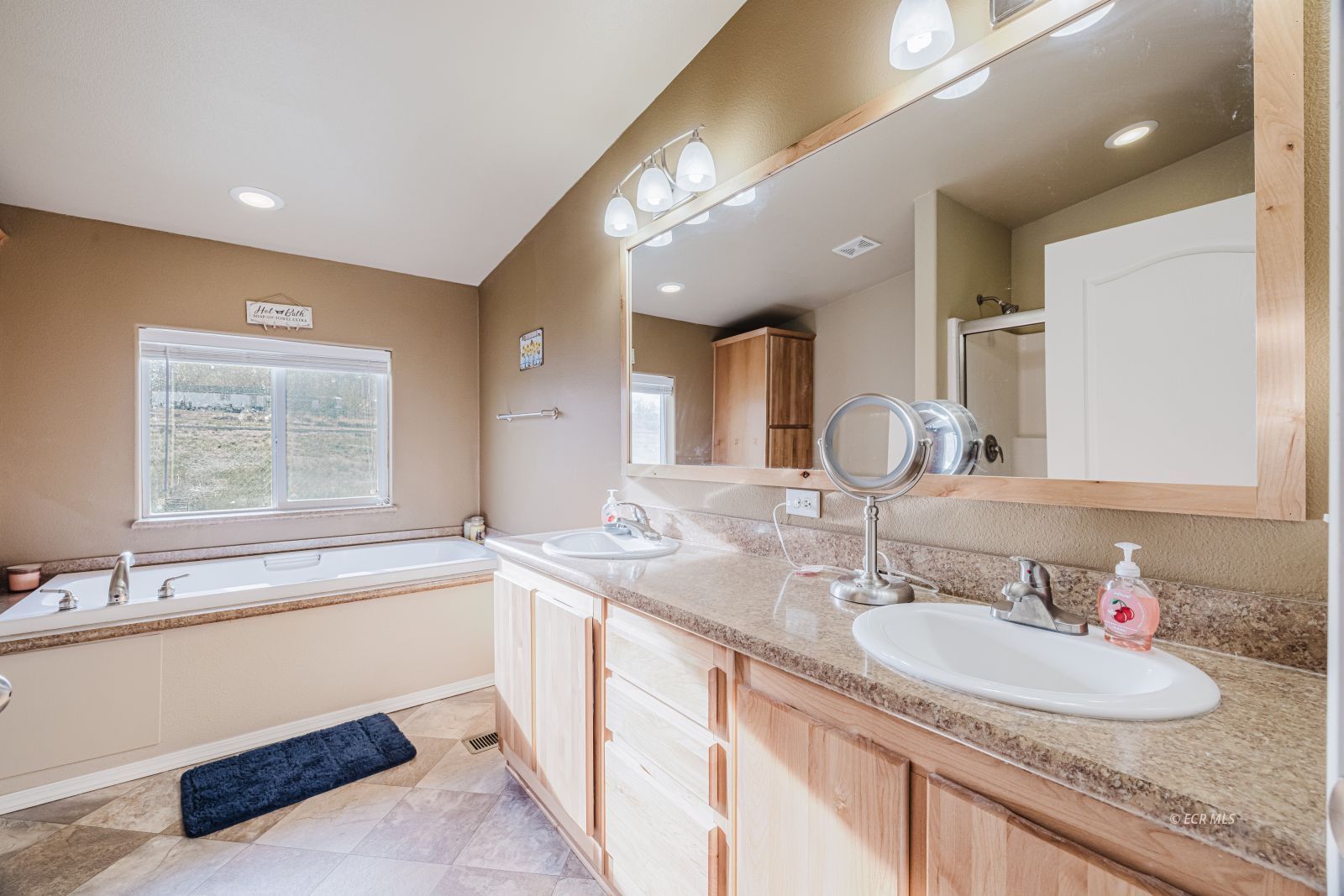 489 Spring Valley Parkway Property Photo 17