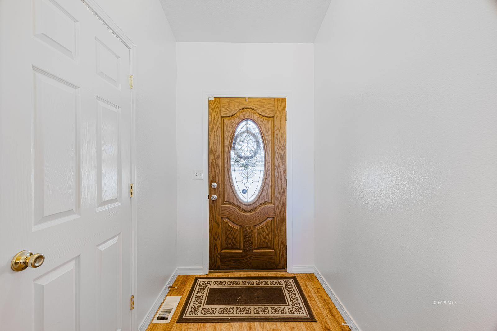 302 Glenvista Drive Property Photo 4