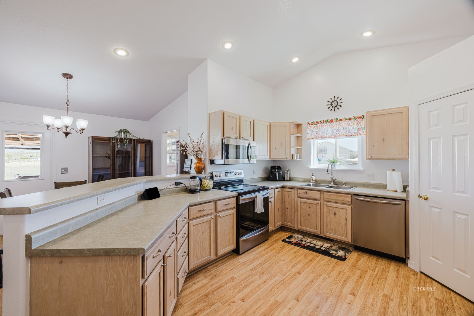 302 Glenvista Drive Property Photo 11