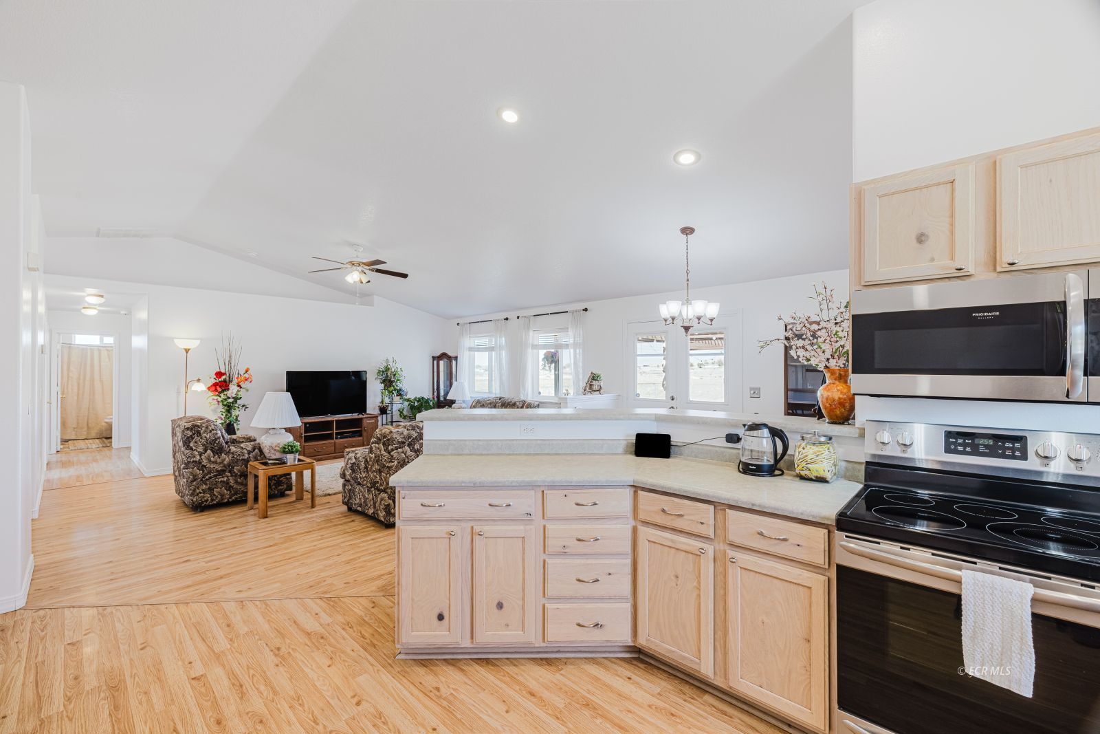302 Glenvista Drive Property Photo 14