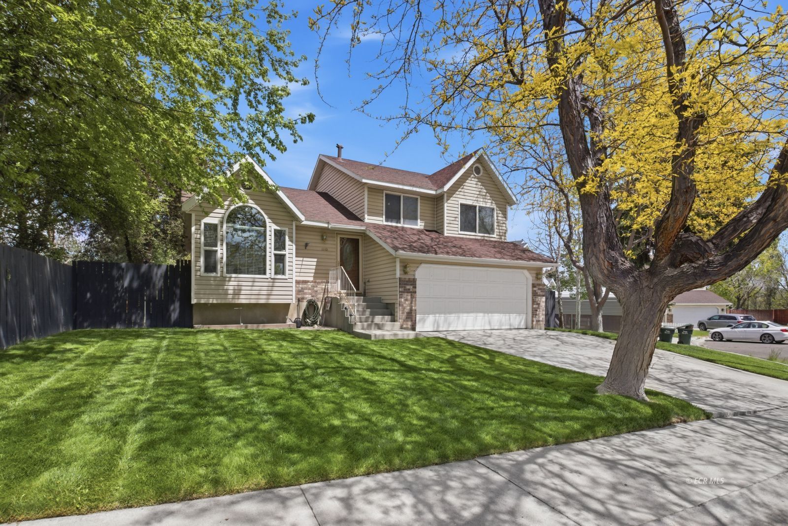 1380 Suncrest Court Property Photo 1