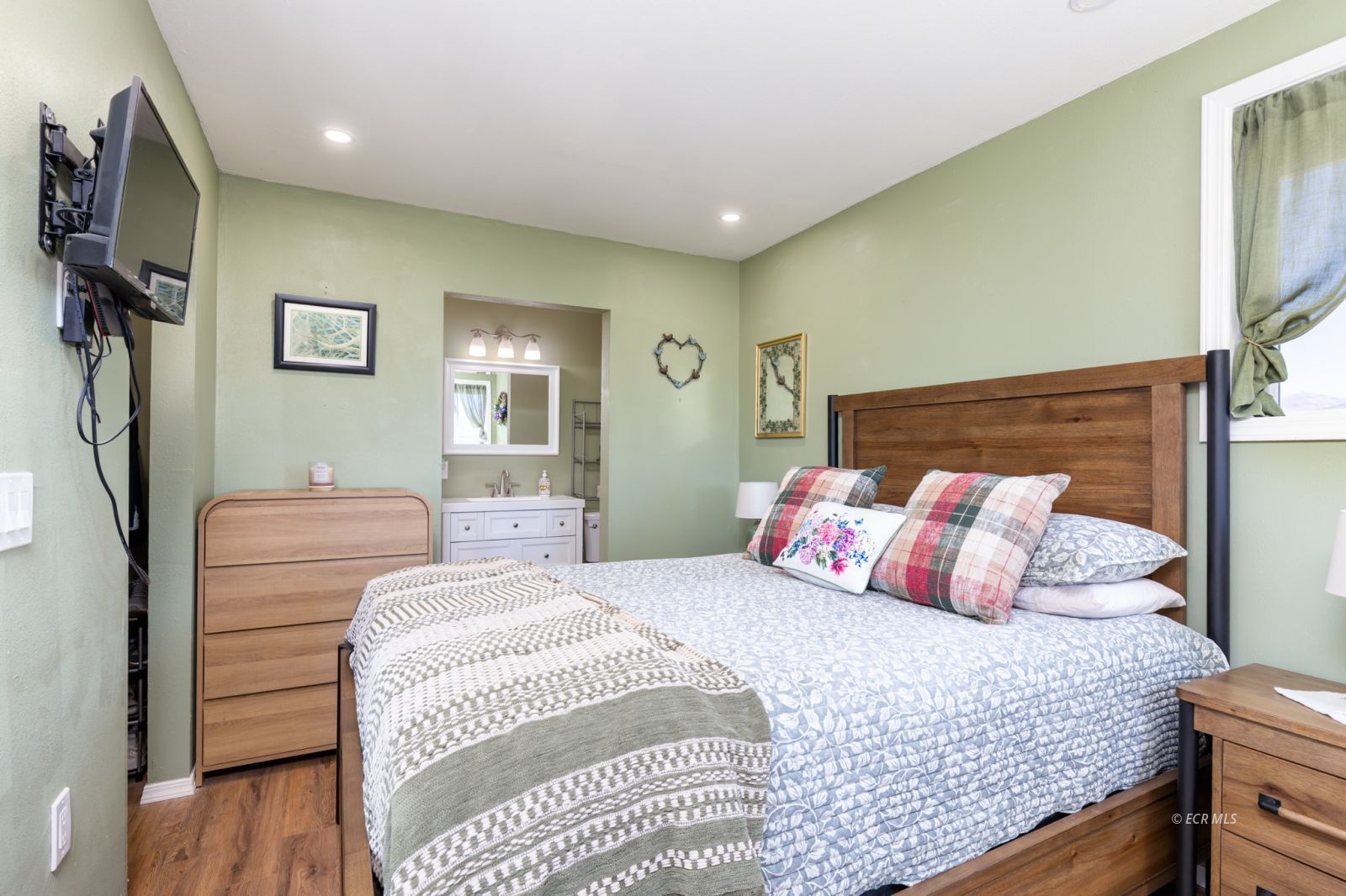 776 Rustic Court Property Photo 23