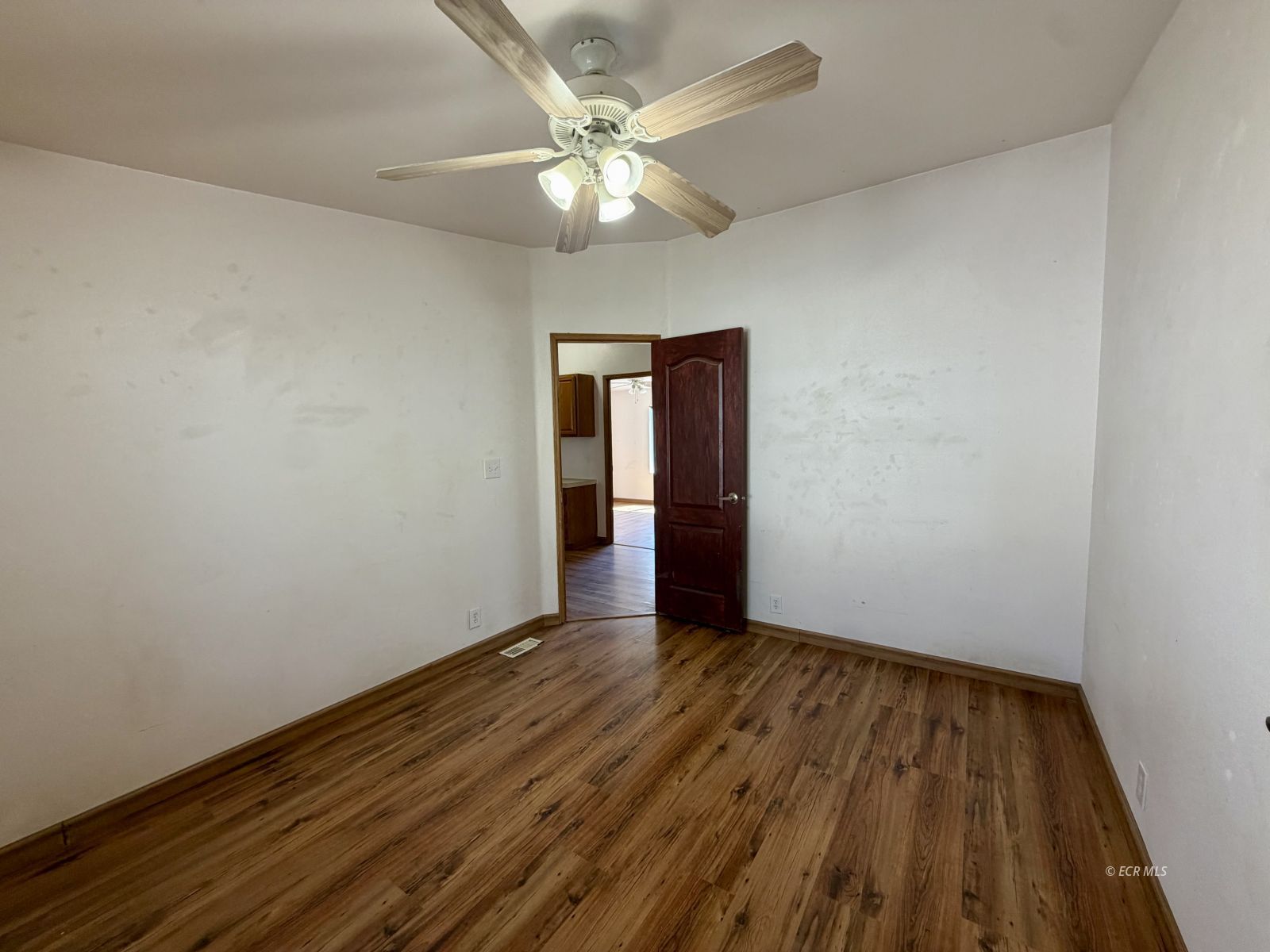 300 Nob Hill Avenue Property Photo 27