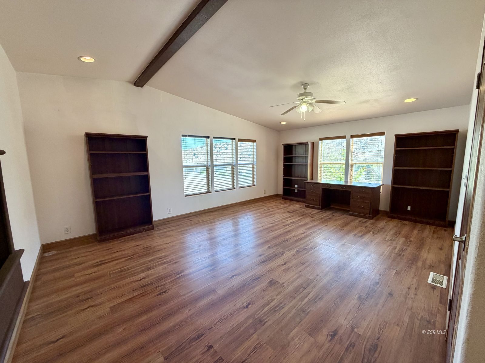 300 Nob Hill Avenue Property Photo 30