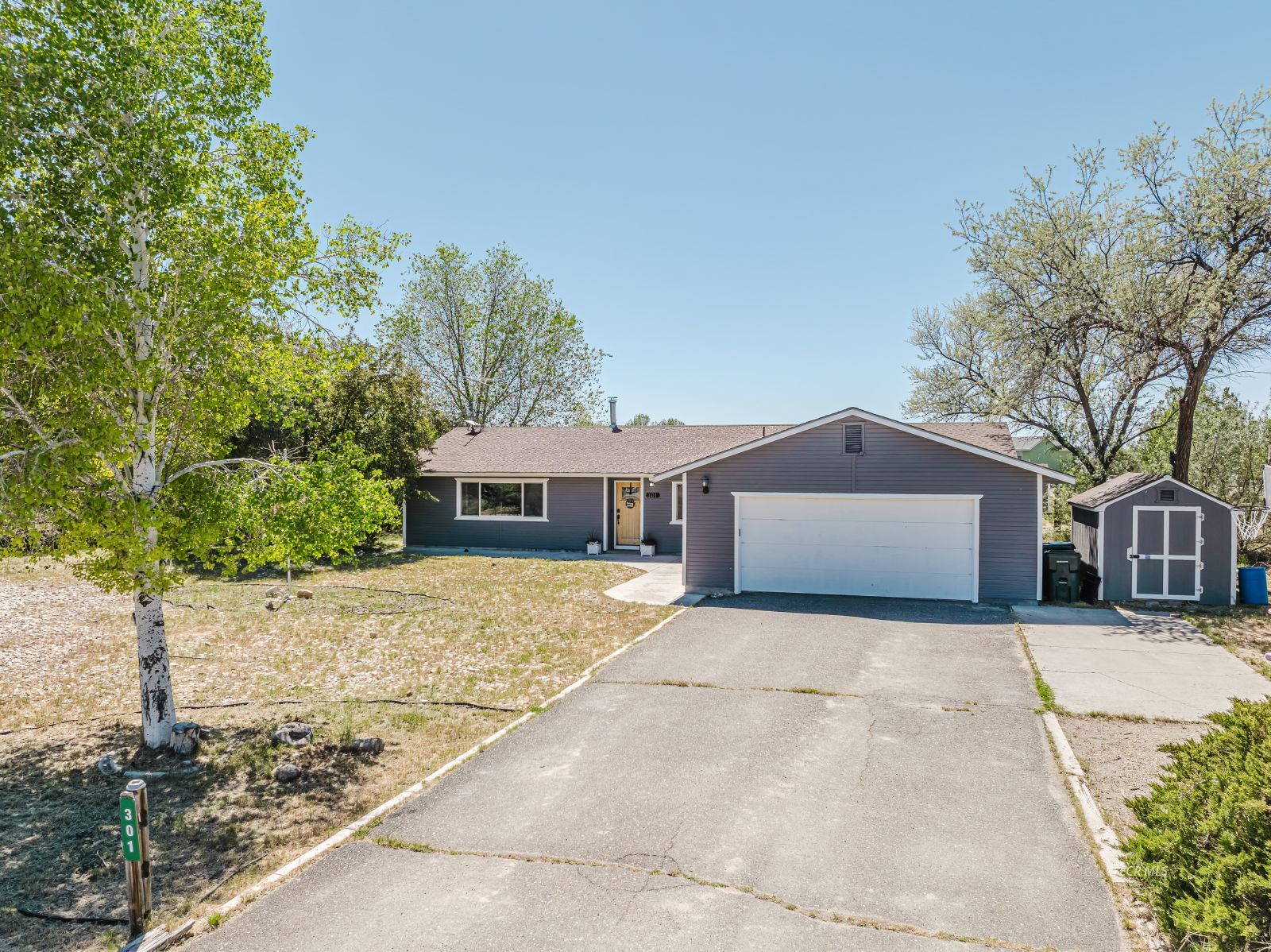 301 Lakeport Drive Property Photo 2