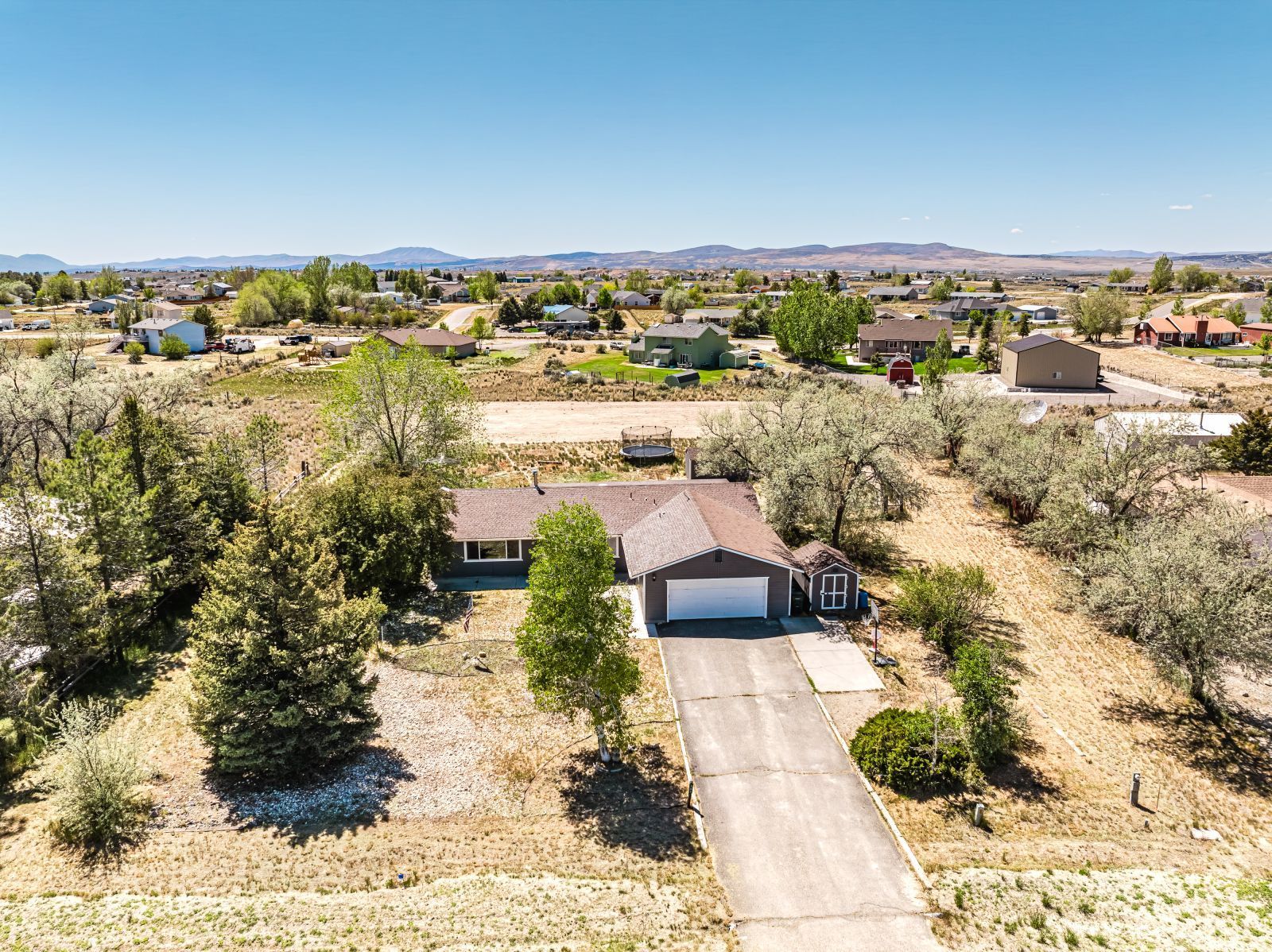 301 Lakeport Drive Property Photo 4