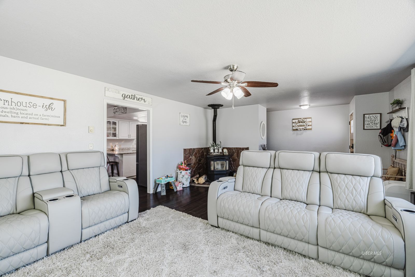 301 Lakeport Drive Property Photo 10
