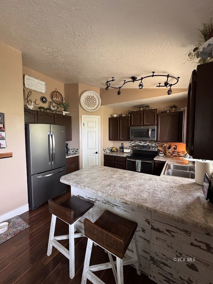 2424 Rodeo Court Property Photo 7