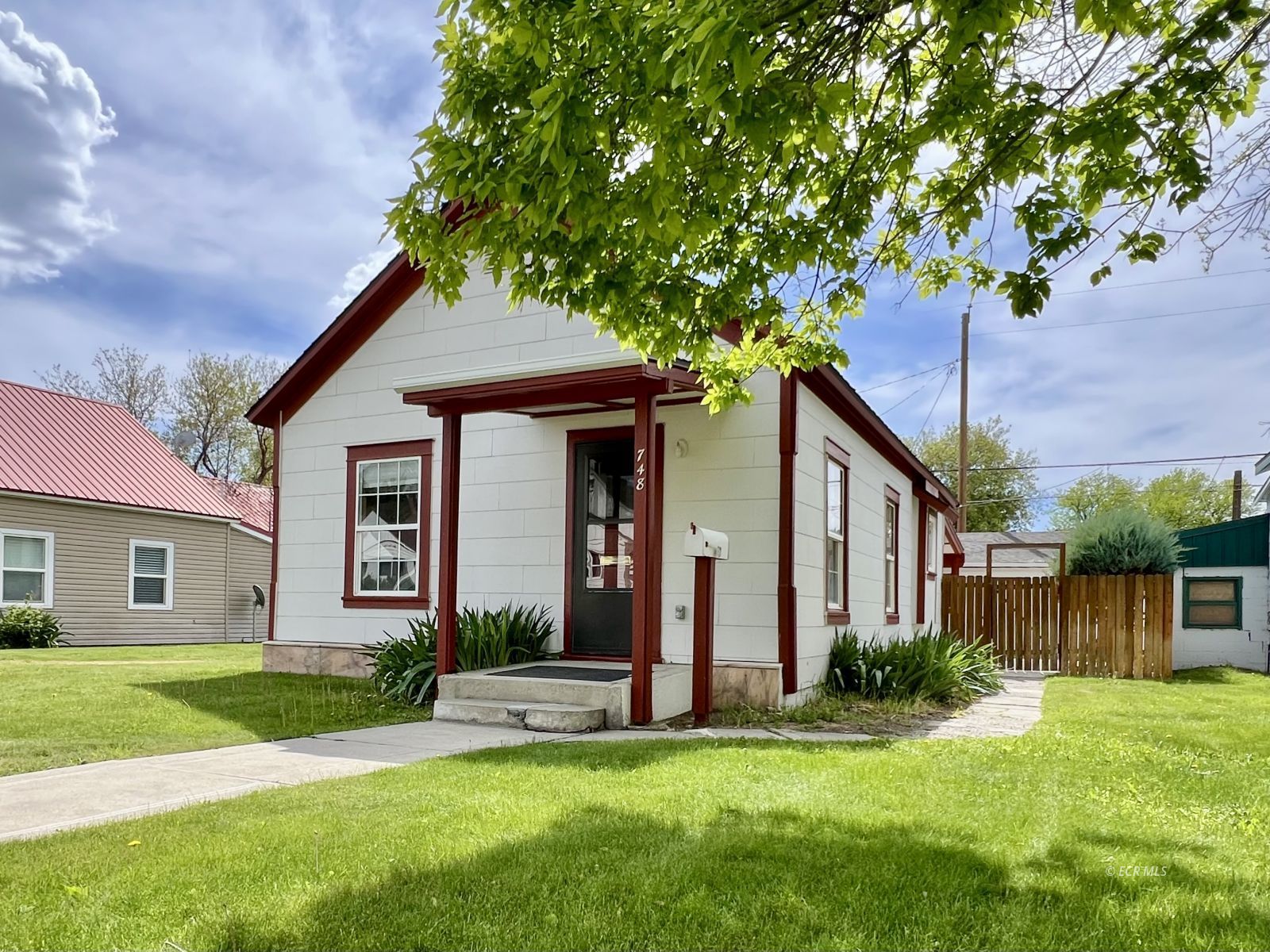748 Juniper Street Property Photo 1